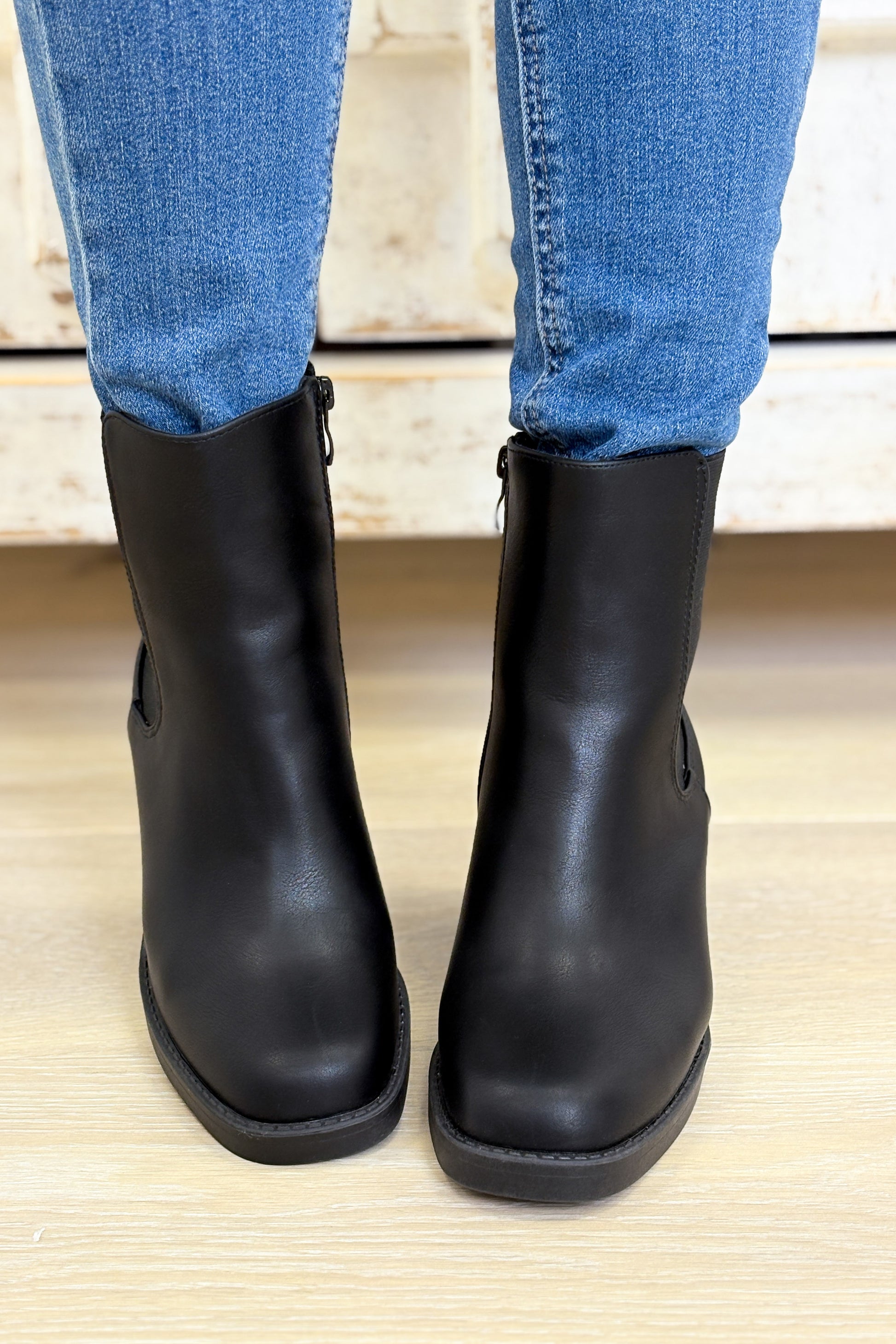 Khloe Chelsea Booties - Black