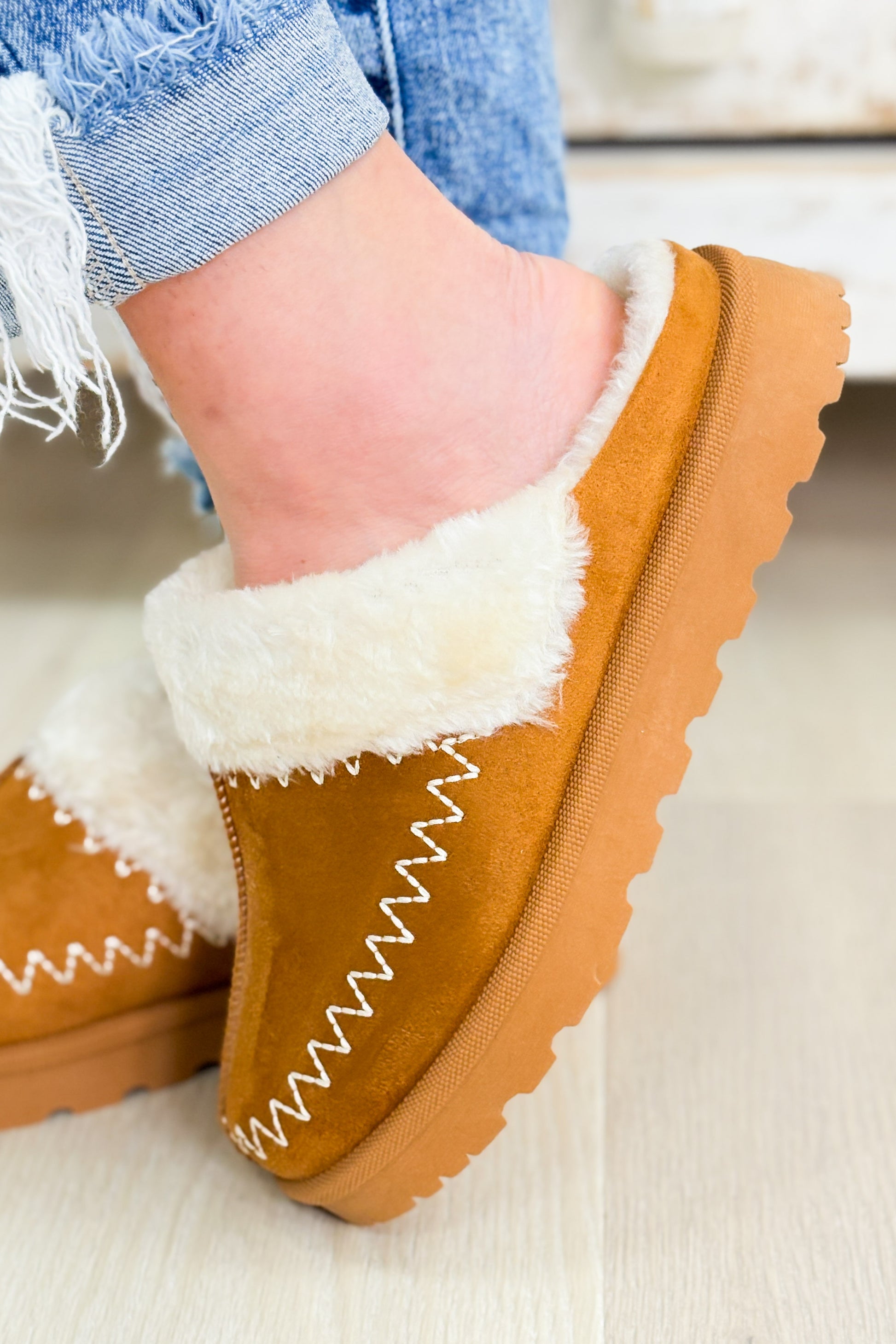 Zora Slip On Shoes - Camel