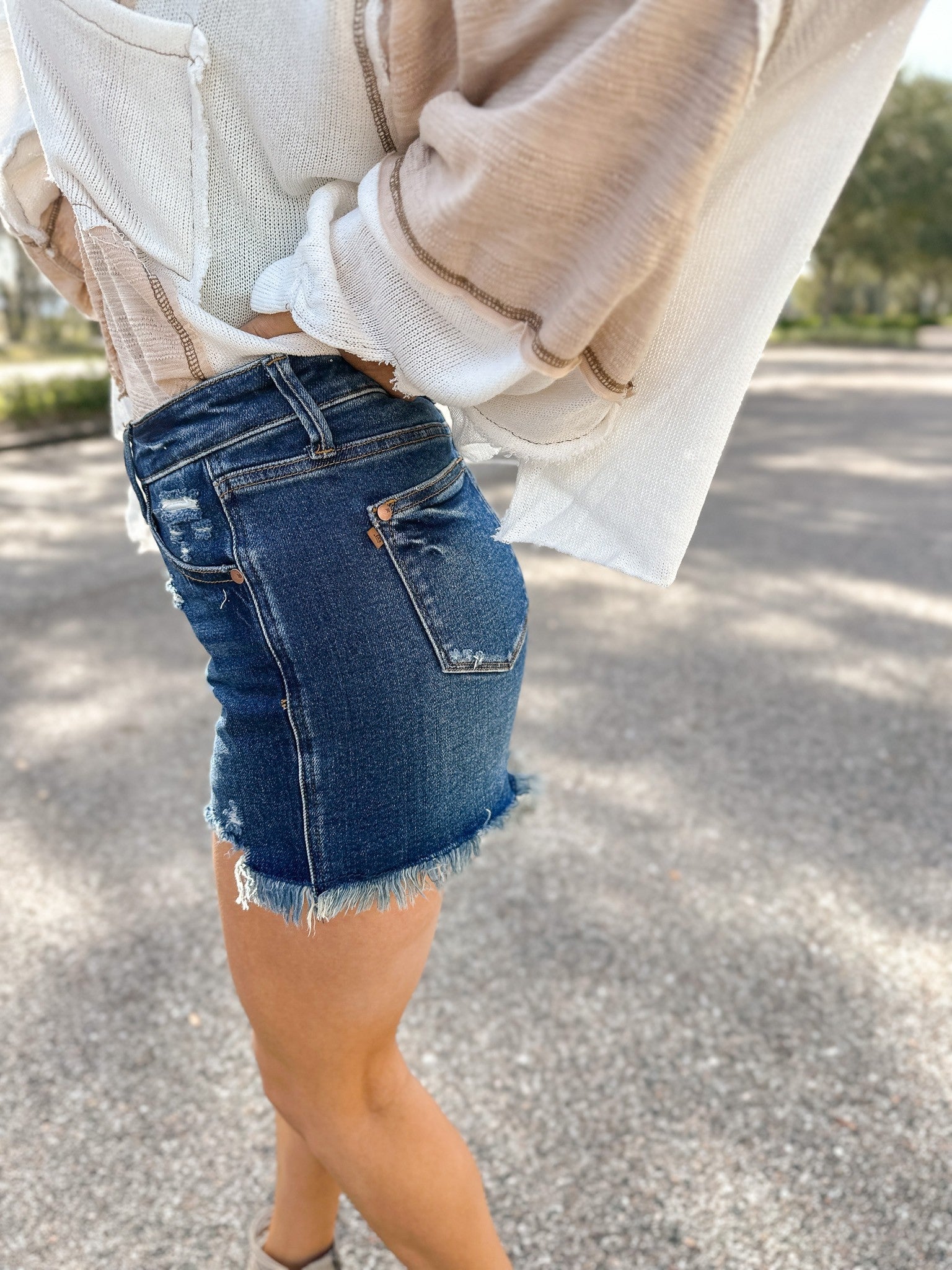 Judy Blue Here Comes The Sun High Rise Rigid Magic Frayed Hem Shorts