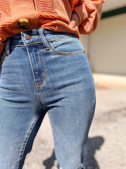 Judy Blue Nashville Hot Frayed Hem Straight Jeans