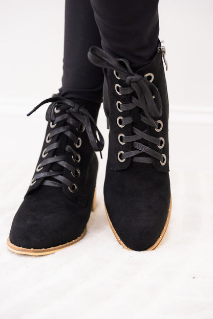 Quinny Lace Up Boots - Black