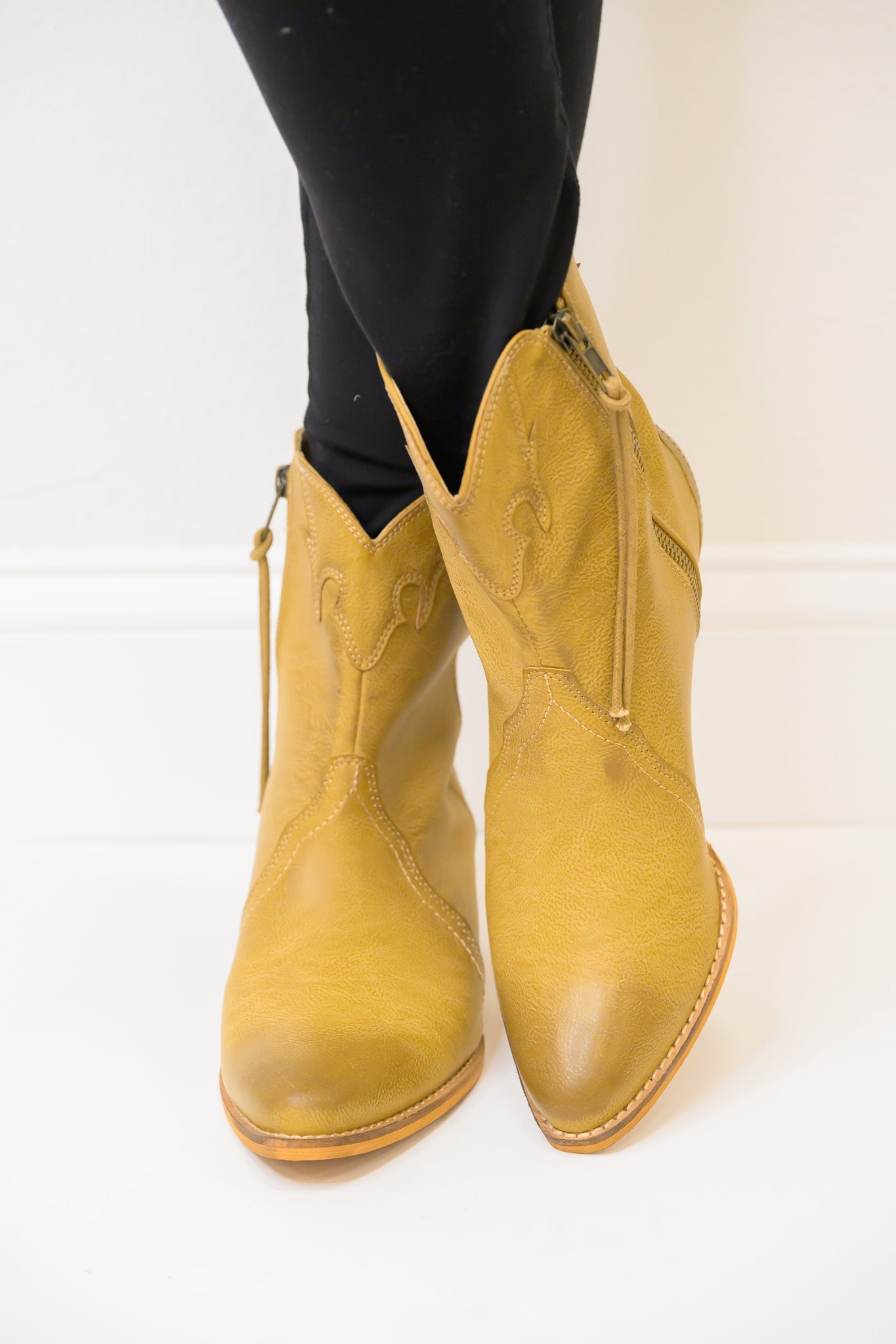 Dallas Western Booties - Taupe