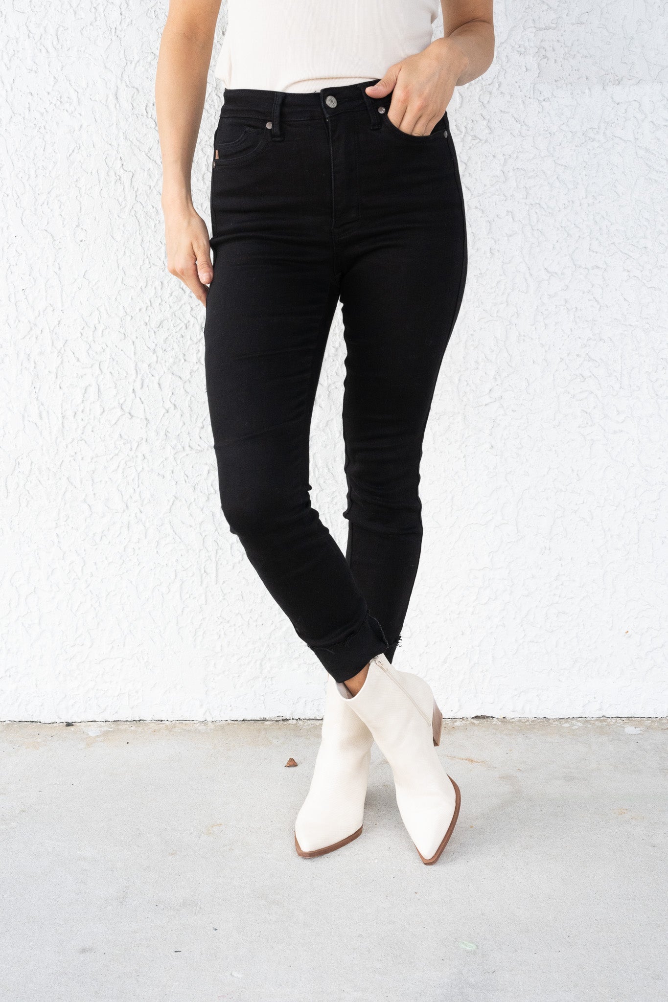 The Date Night By Judy Blue - High Rise Tummy Control Skinny Jeans