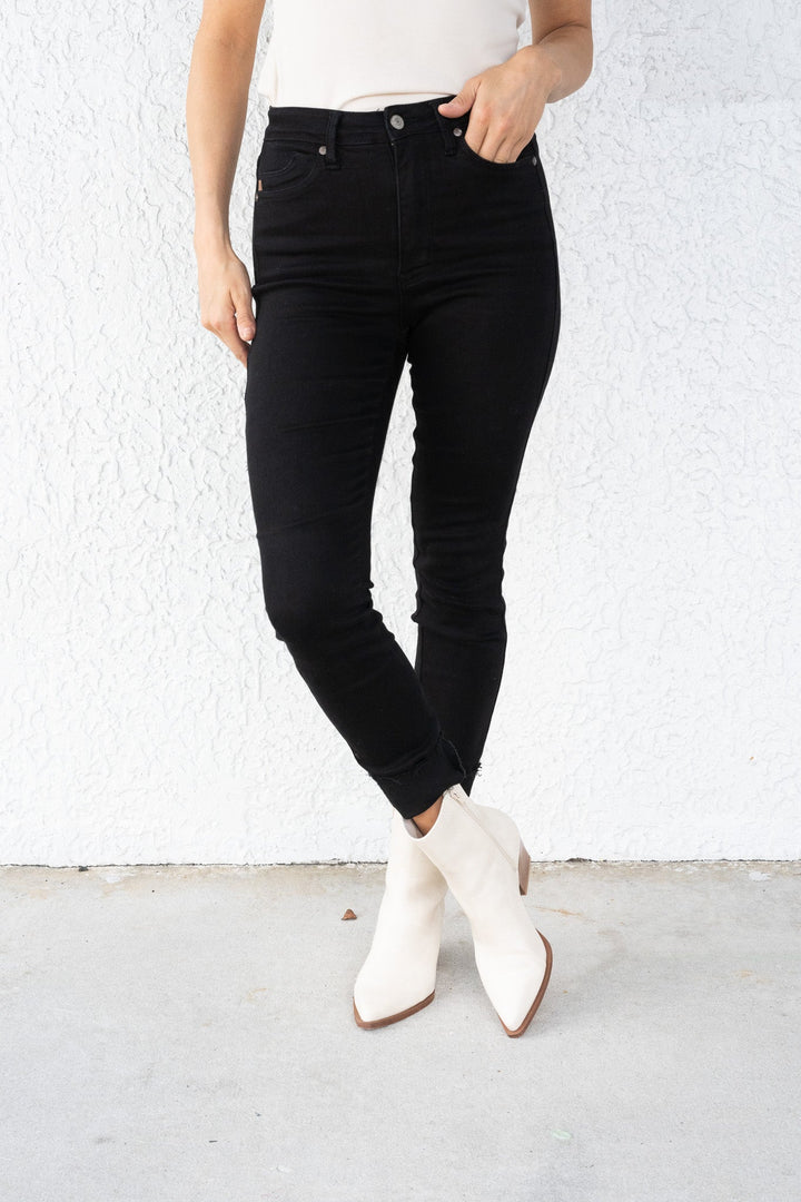 The Date Night By Judy Blue - High Rise Tummy Control Skinny Jeans