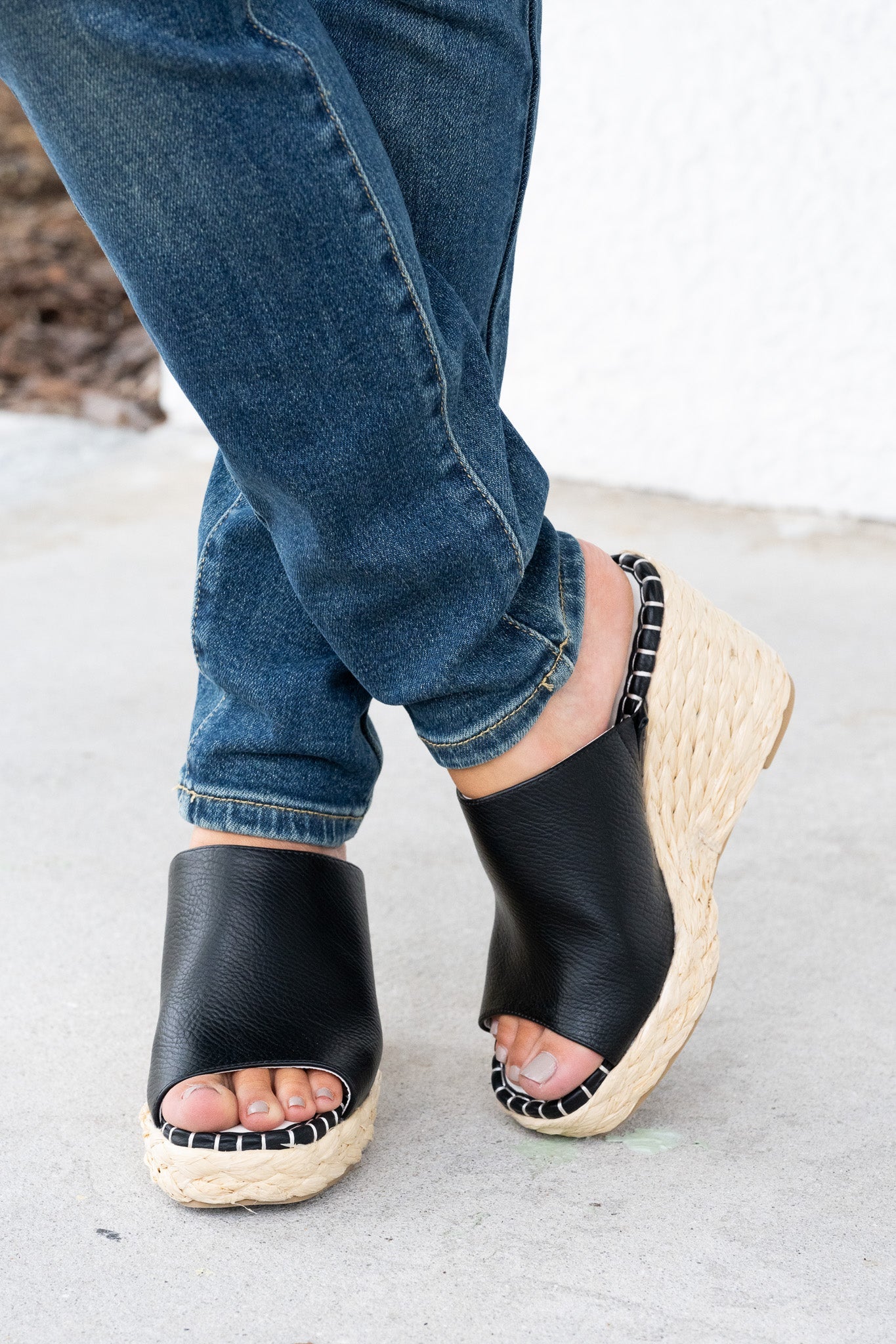 The Lola By Judy Blue - High Rise Classic Relaxed Fit Denim