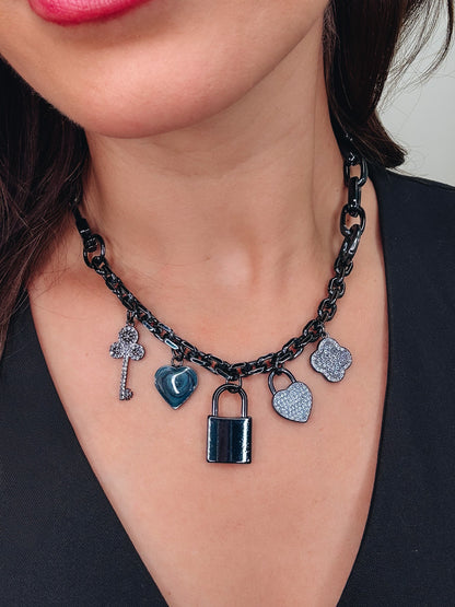 Louie Necklace - Metallic Pearl Black