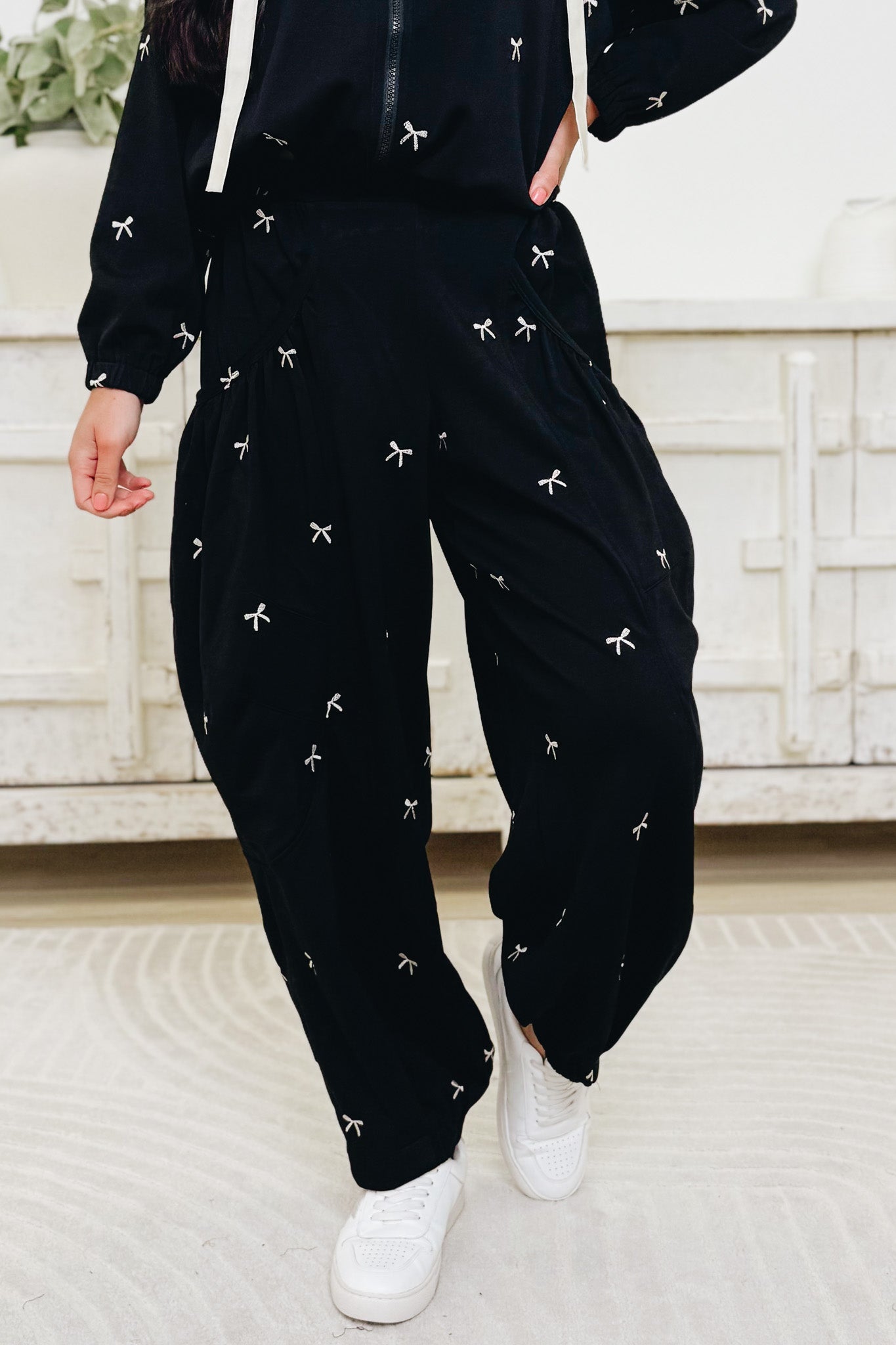 Ribbon Cutting Ceremony Barrel Jogger Pants - Black