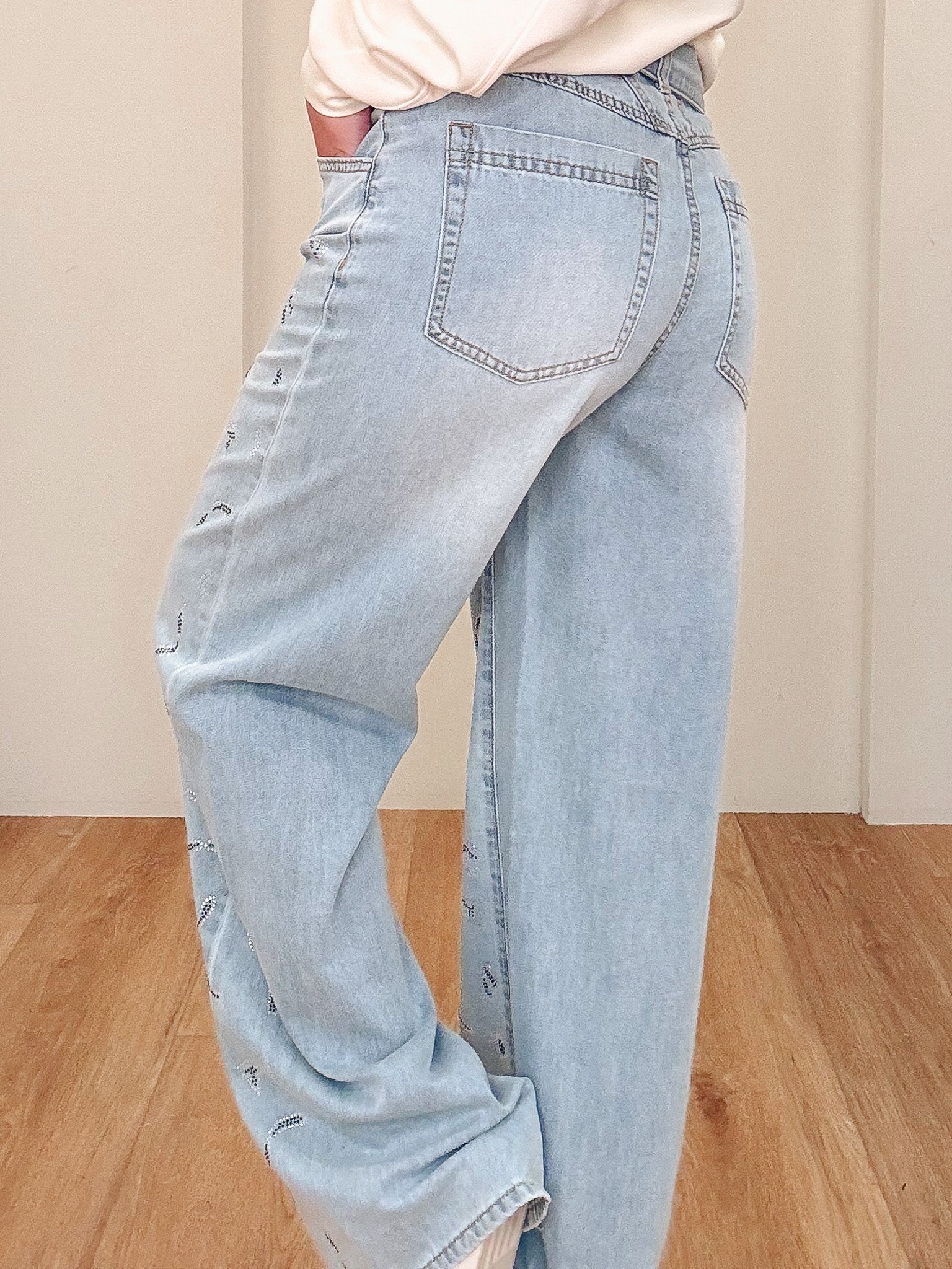 Hot Fix High Rise Belted Jeans