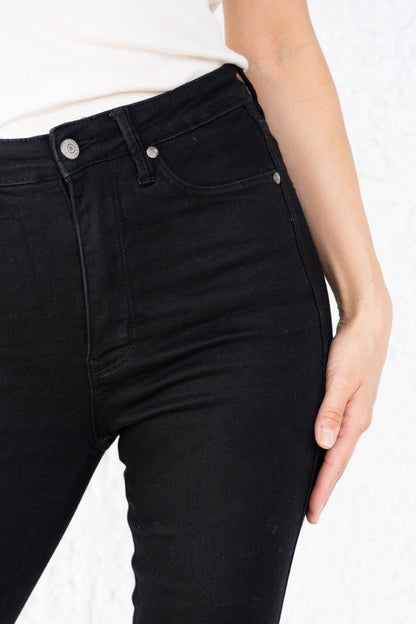 The Date Night By Judy Blue - High Rise Tummy Control Skinny Jeans