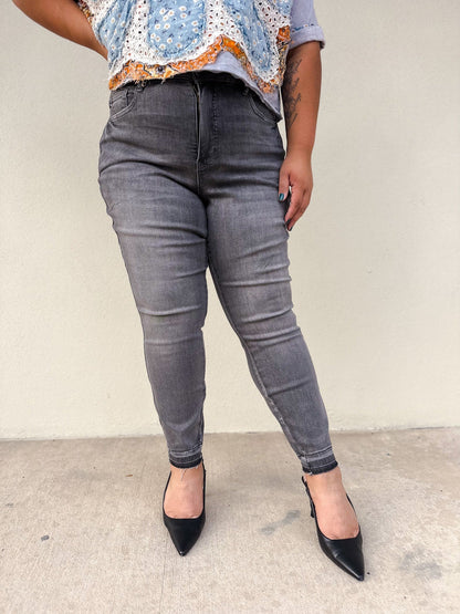 Judy Blue Under The Boardwalk High Rise Tummy Control Skinny Jeans