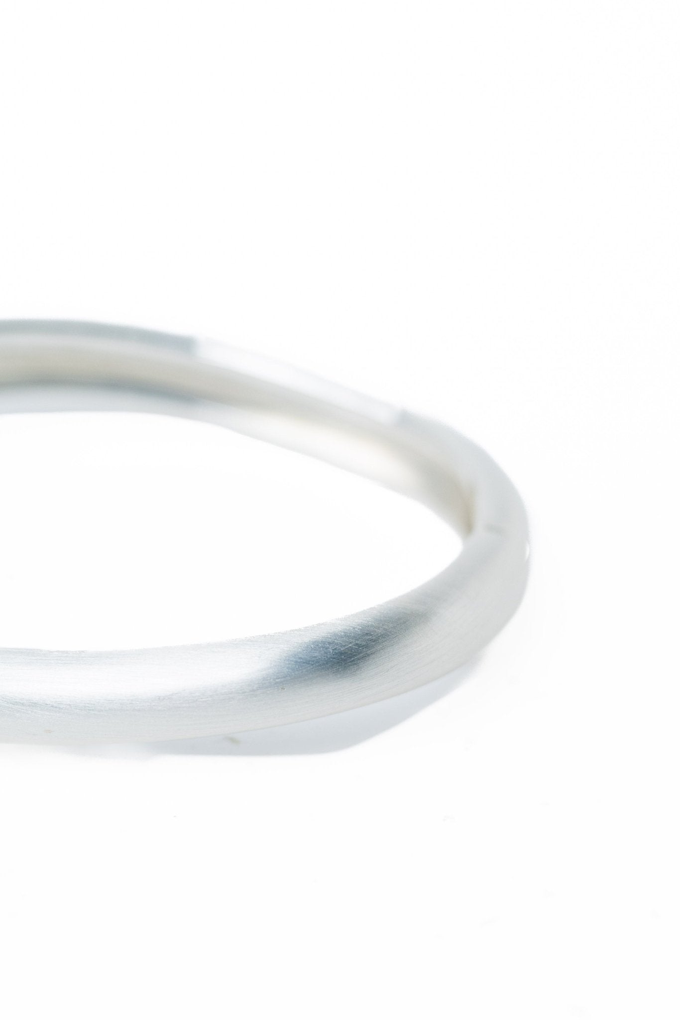 Erin Bracelet - Liquid Metallic Pearl White - By Alexa Rae