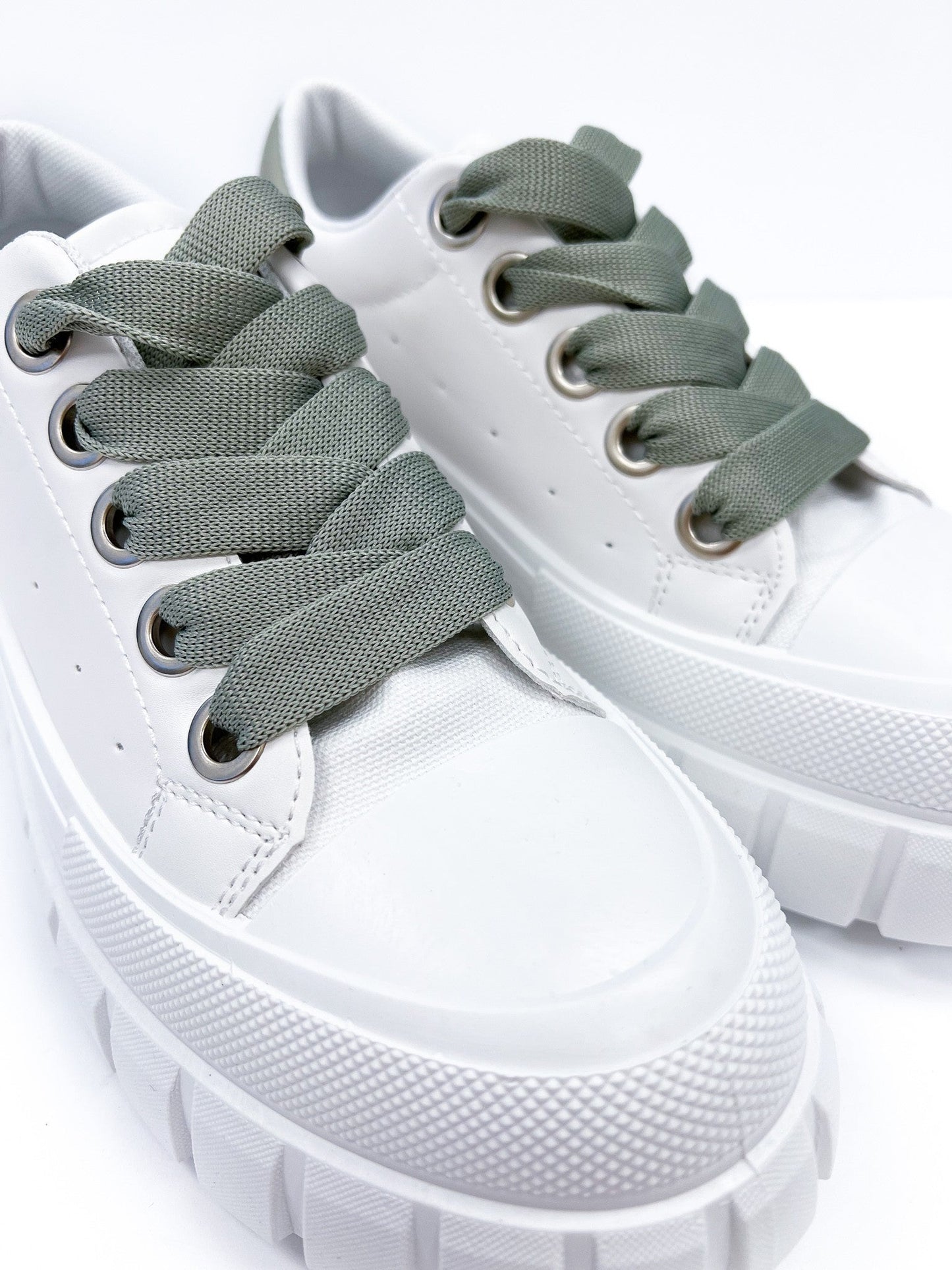 Newly Platform Sneaker