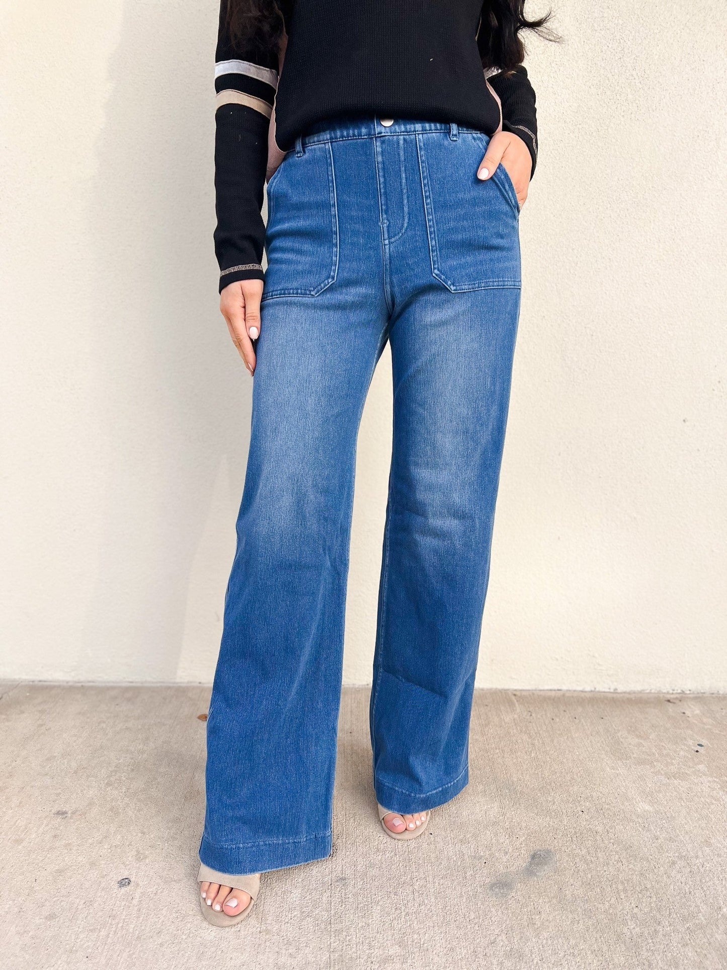 Out On The Town Wide Leg Jeans - Light Denim